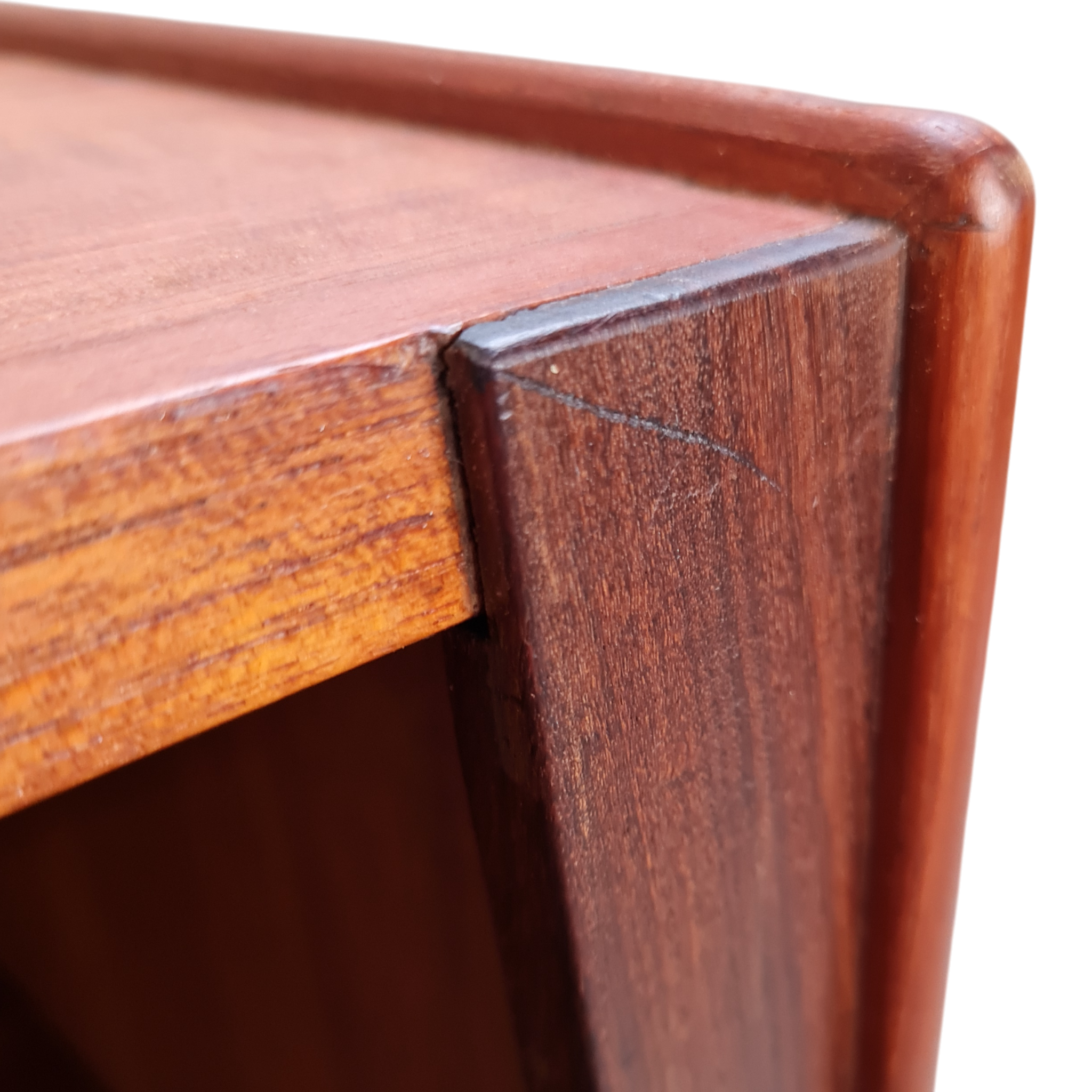 Skænk med to skydelåger tre skuffer samt barskab | Dansk design | Teak